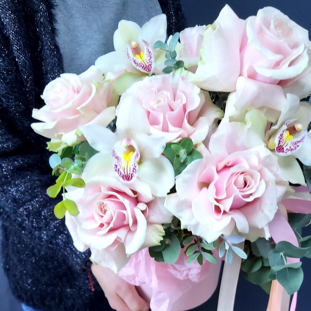 Розовый жемчуг Композиция из орхидей и роз Розовый жемчуг Композиция из орхидей и роз